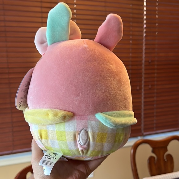 Hello Kitty Squishmallow - Picture 3 of 3